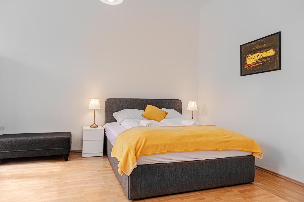 וינה Pleasing 2Br Apt. Akh-Perfect For Groups מראה חיצוני תמונה