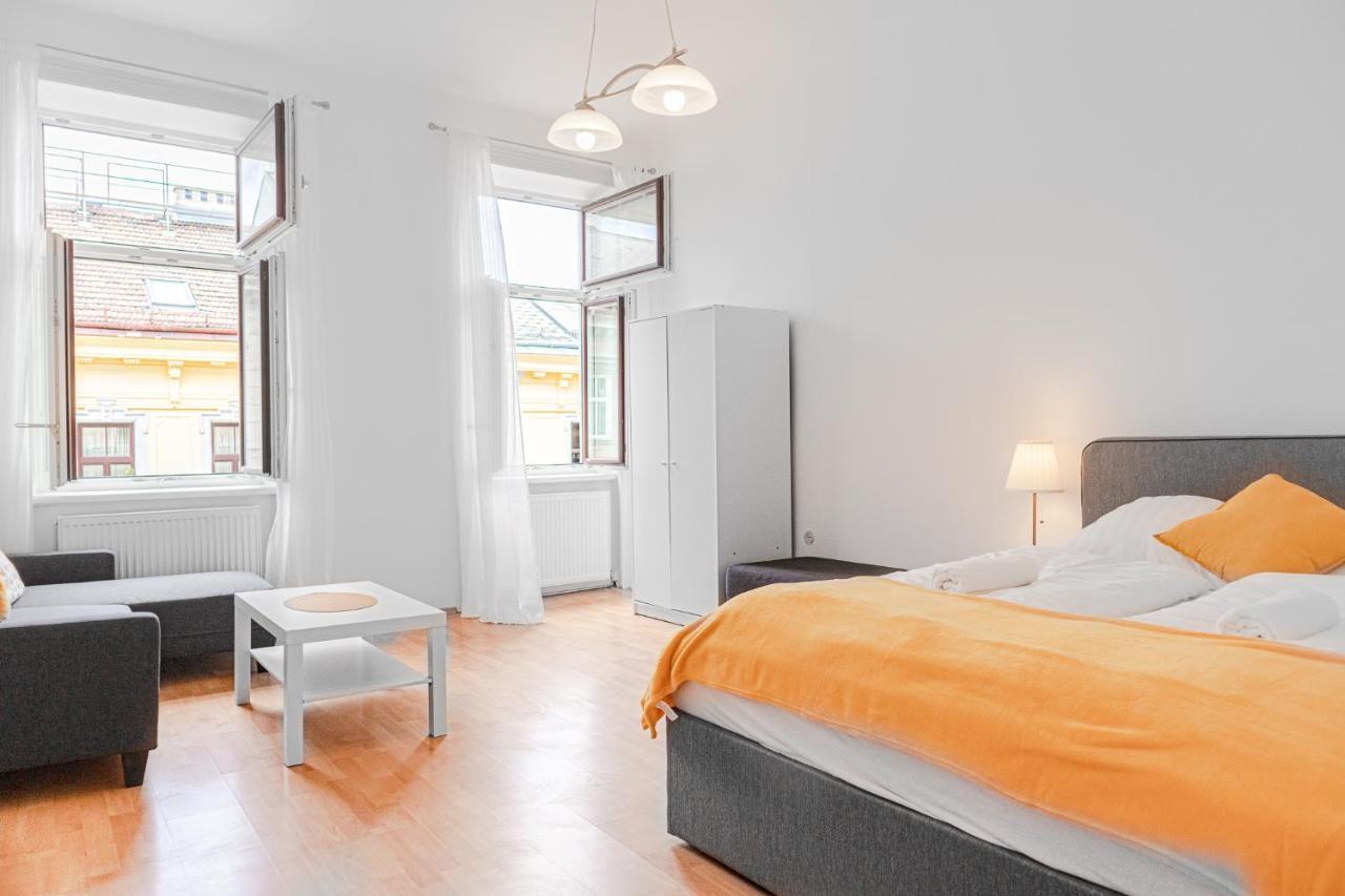 וינה Pleasing 2Br Apt. Akh-Perfect For Groups מראה חיצוני תמונה