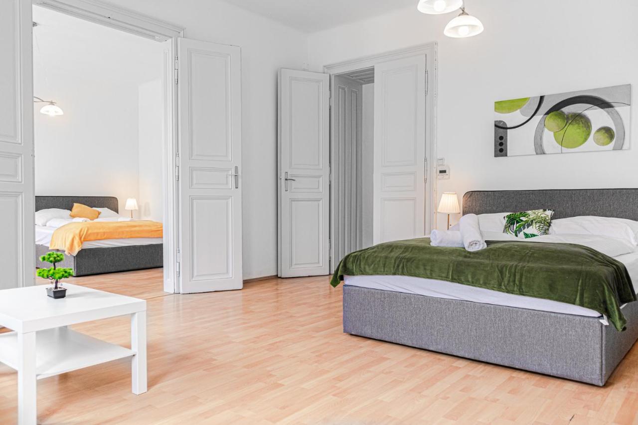 וינה Pleasing 2Br Apt. Akh-Perfect For Groups מראה חיצוני תמונה